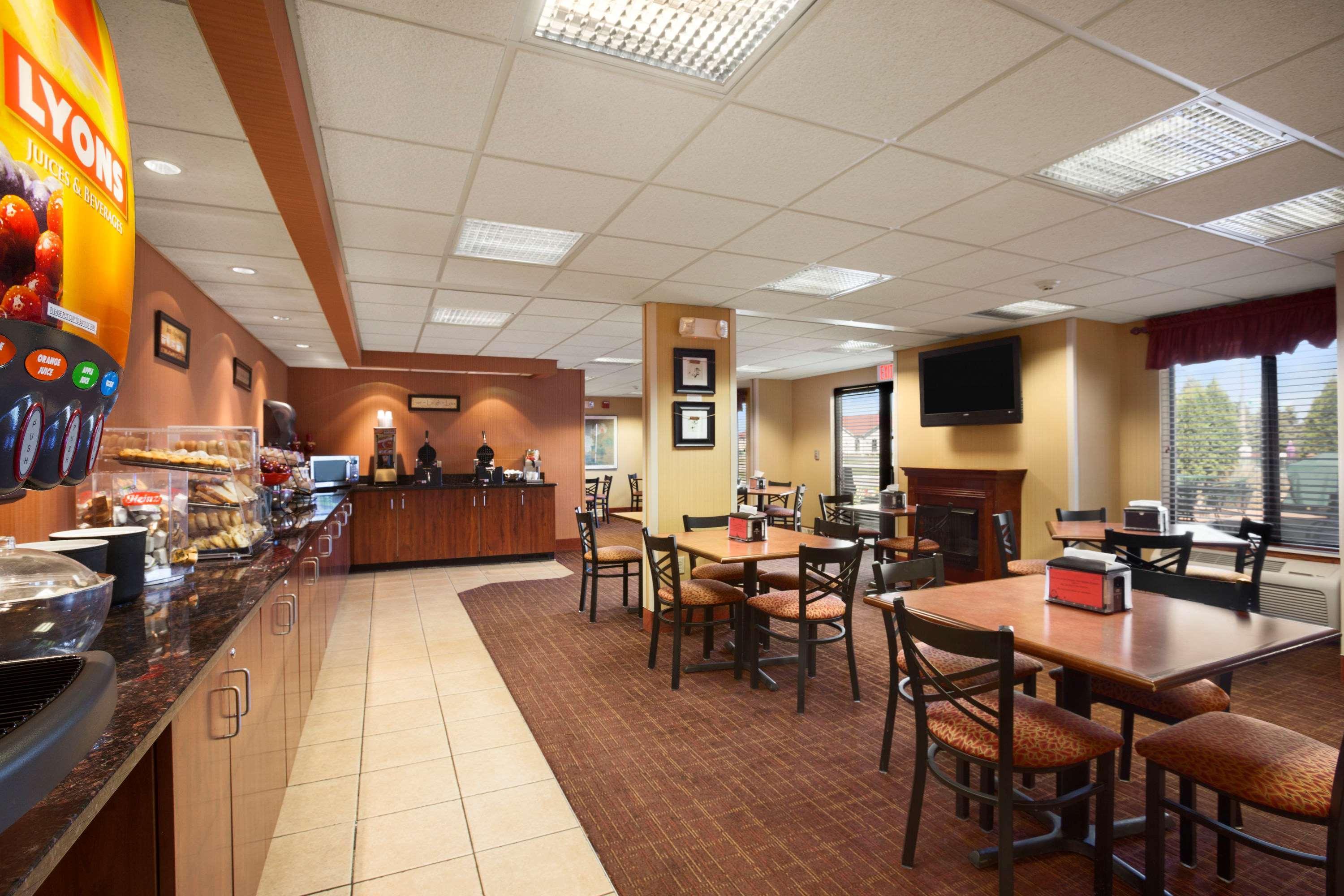 Hotel Ramada By Wyndham Wisconsin Dells I-90 Extérieur photo