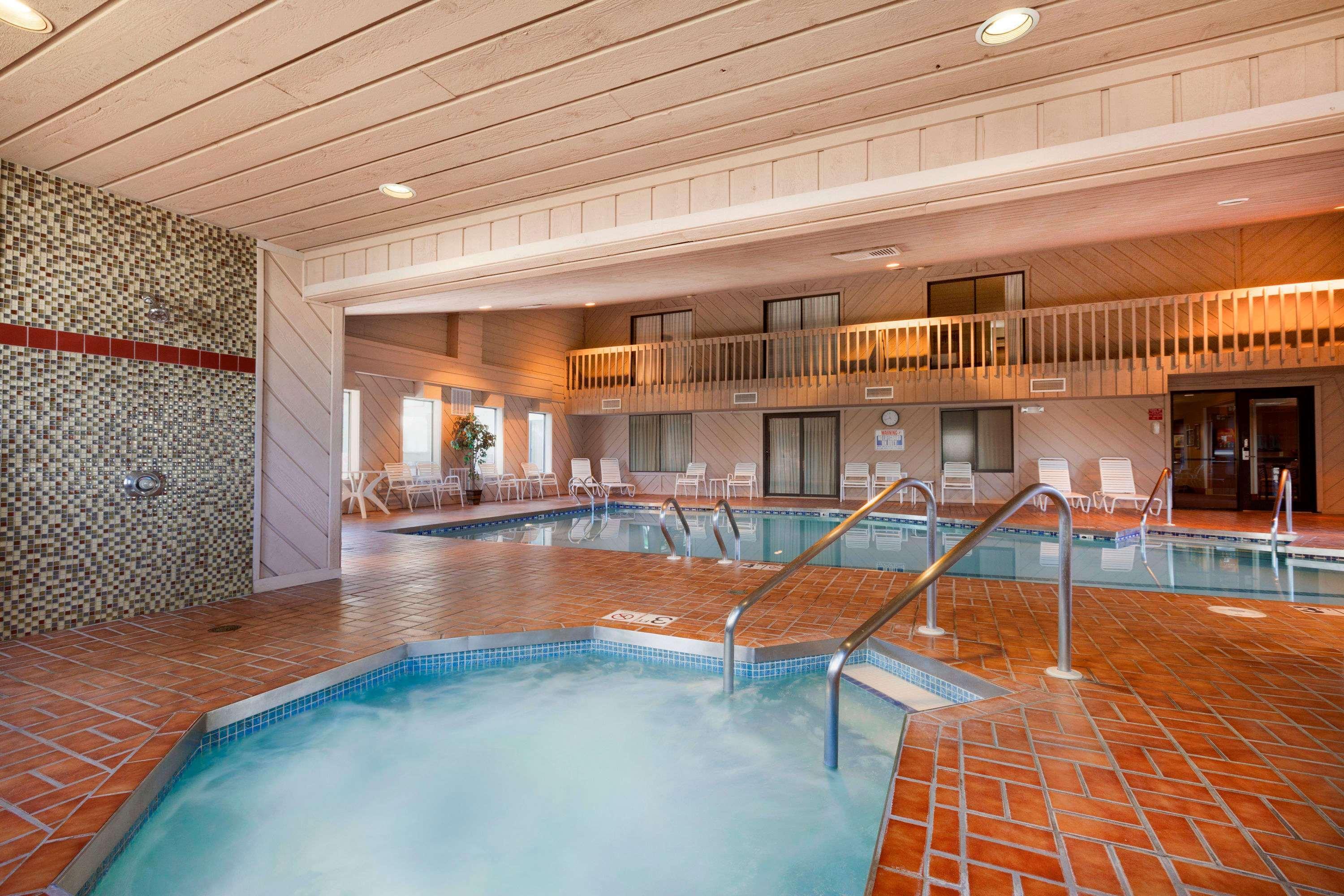 Hotel Ramada By Wyndham Wisconsin Dells I-90 Extérieur photo