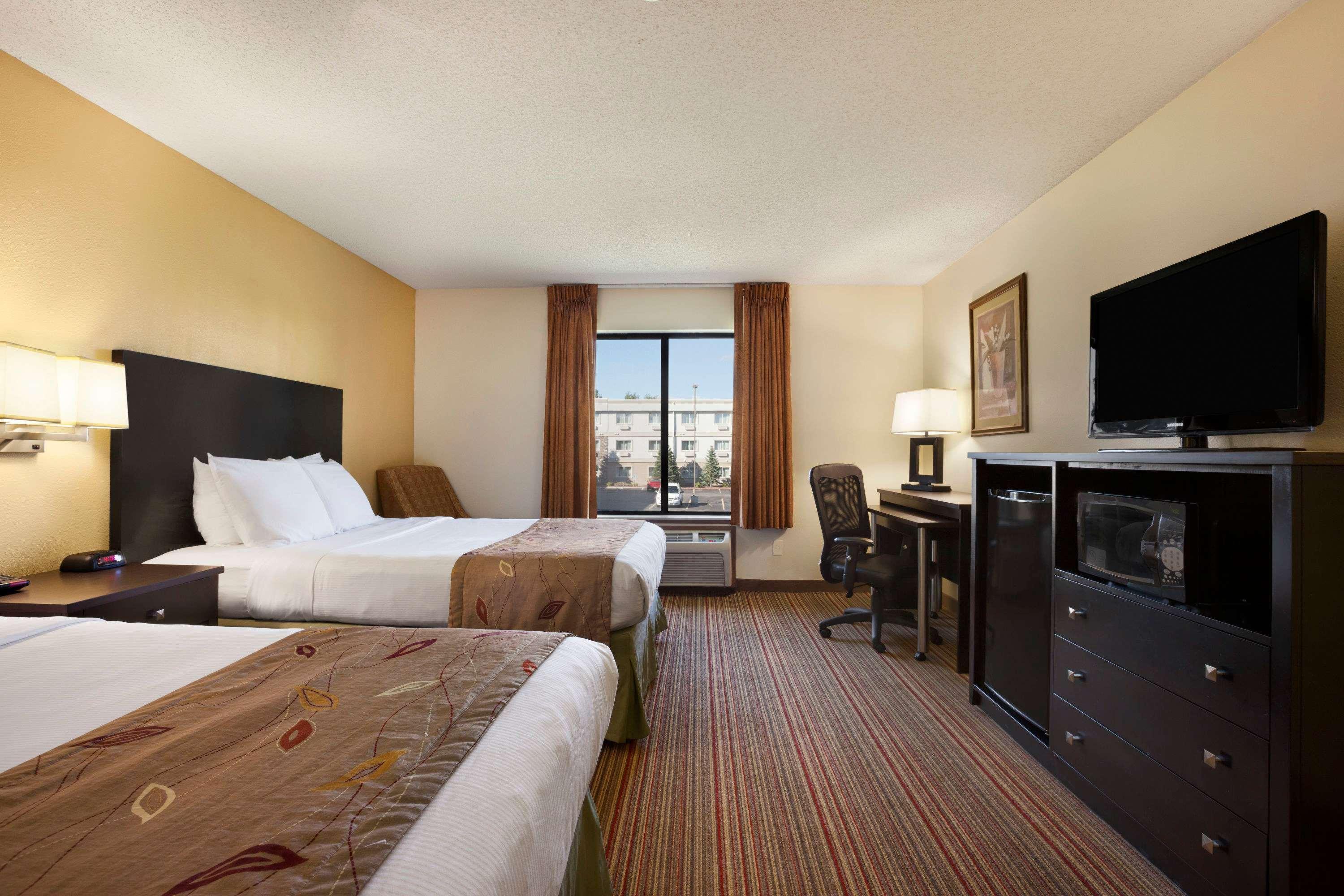 Hotel Ramada By Wyndham Wisconsin Dells I-90 Extérieur photo
