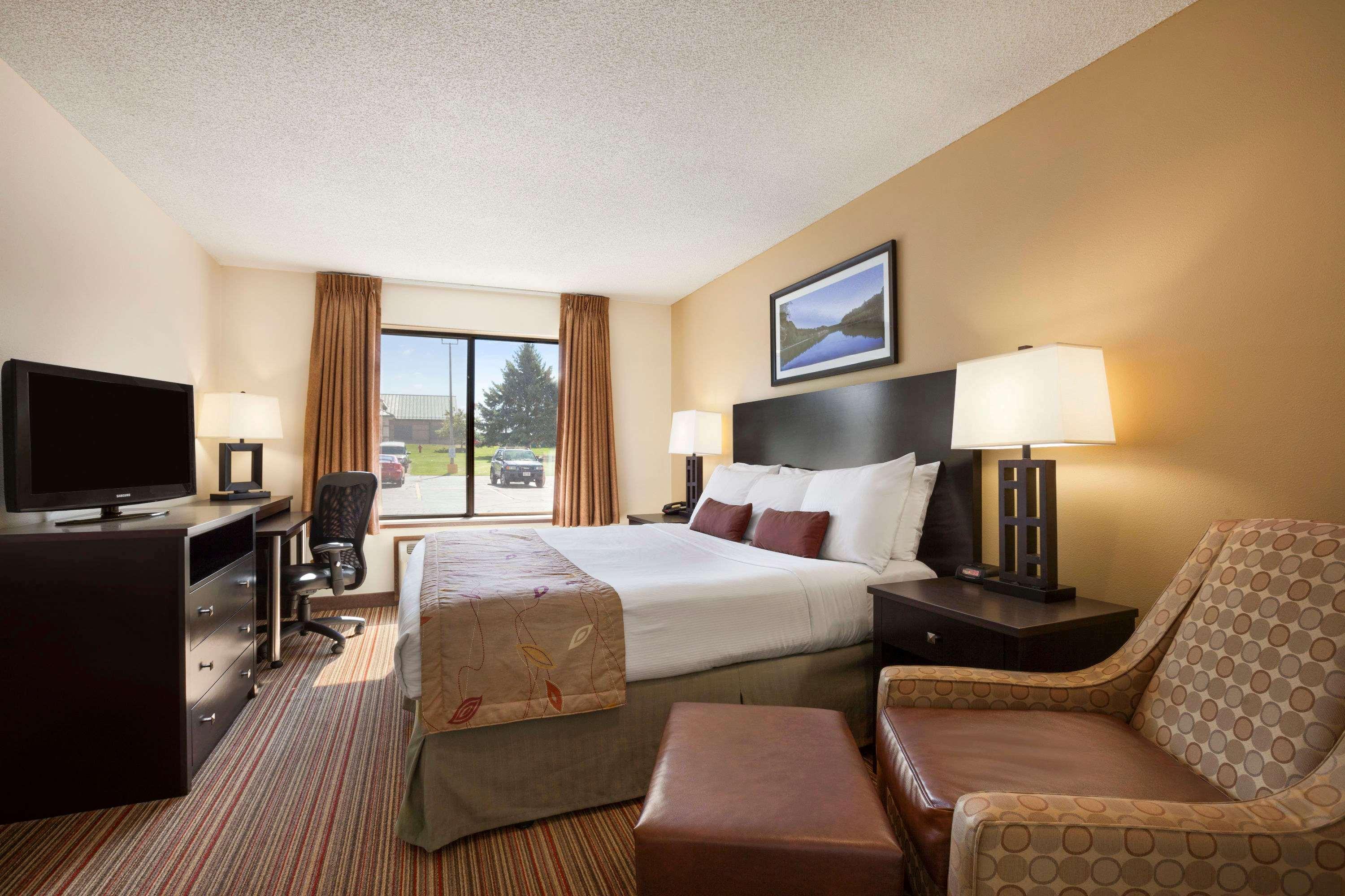 Hotel Ramada By Wyndham Wisconsin Dells I-90 Extérieur photo