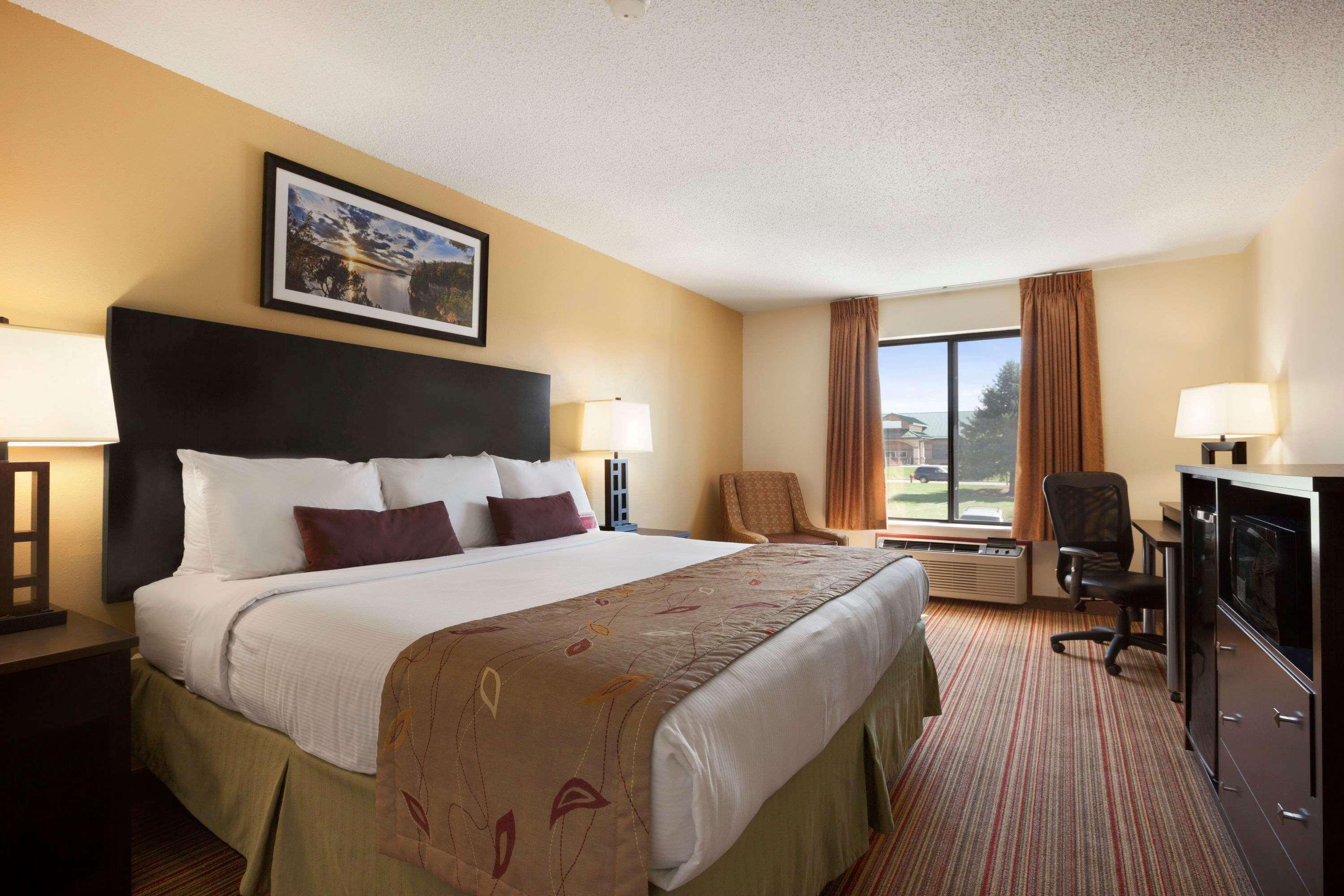 Hotel Ramada By Wyndham Wisconsin Dells I-90 Extérieur photo