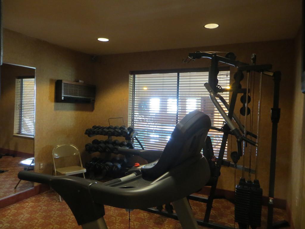 Hotel Ramada By Wyndham Wisconsin Dells I-90 Extérieur photo
