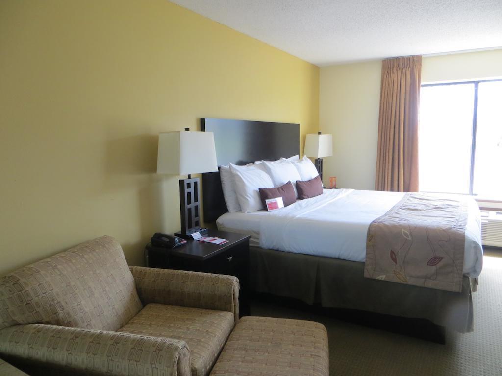 Hotel Ramada By Wyndham Wisconsin Dells I-90 Extérieur photo