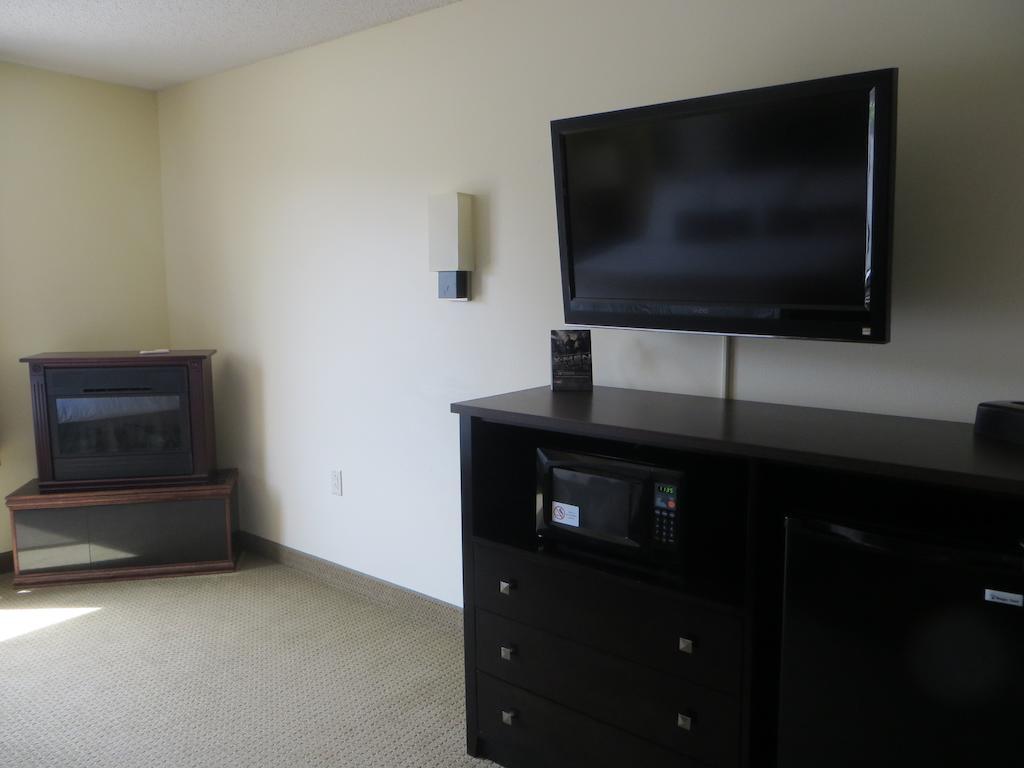 Hotel Ramada By Wyndham Wisconsin Dells I-90 Extérieur photo