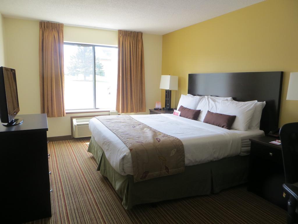 Hotel Ramada By Wyndham Wisconsin Dells I-90 Extérieur photo