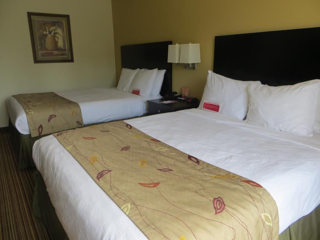 Hotel Ramada By Wyndham Wisconsin Dells I-90 Extérieur photo
